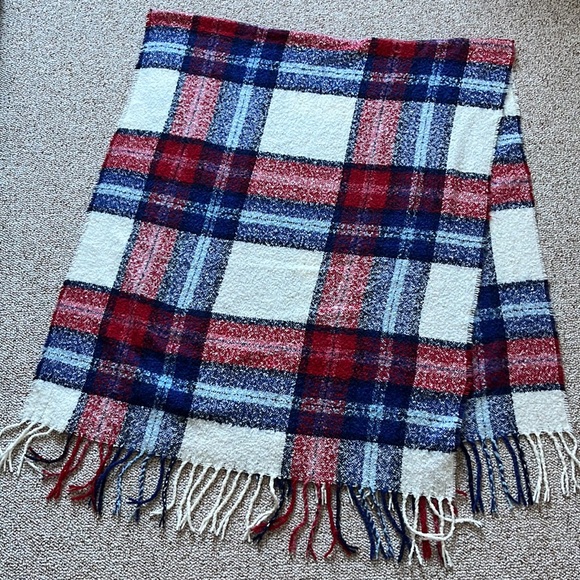Aerie Blanket Scarf with Fringe Red White Blue - Picture 3 of 3